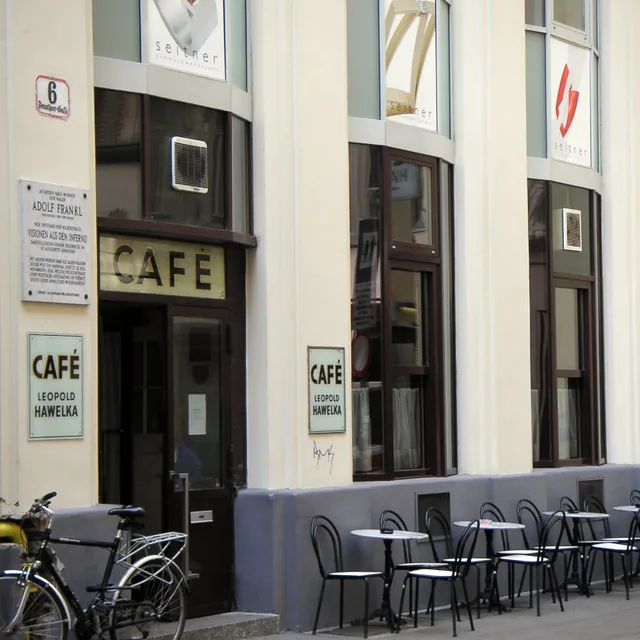 คาเฟ่ ฮาเวลกา (Café Hawelka) – บุคเทลน์ไส้แยมพลัม ในเวียนนา